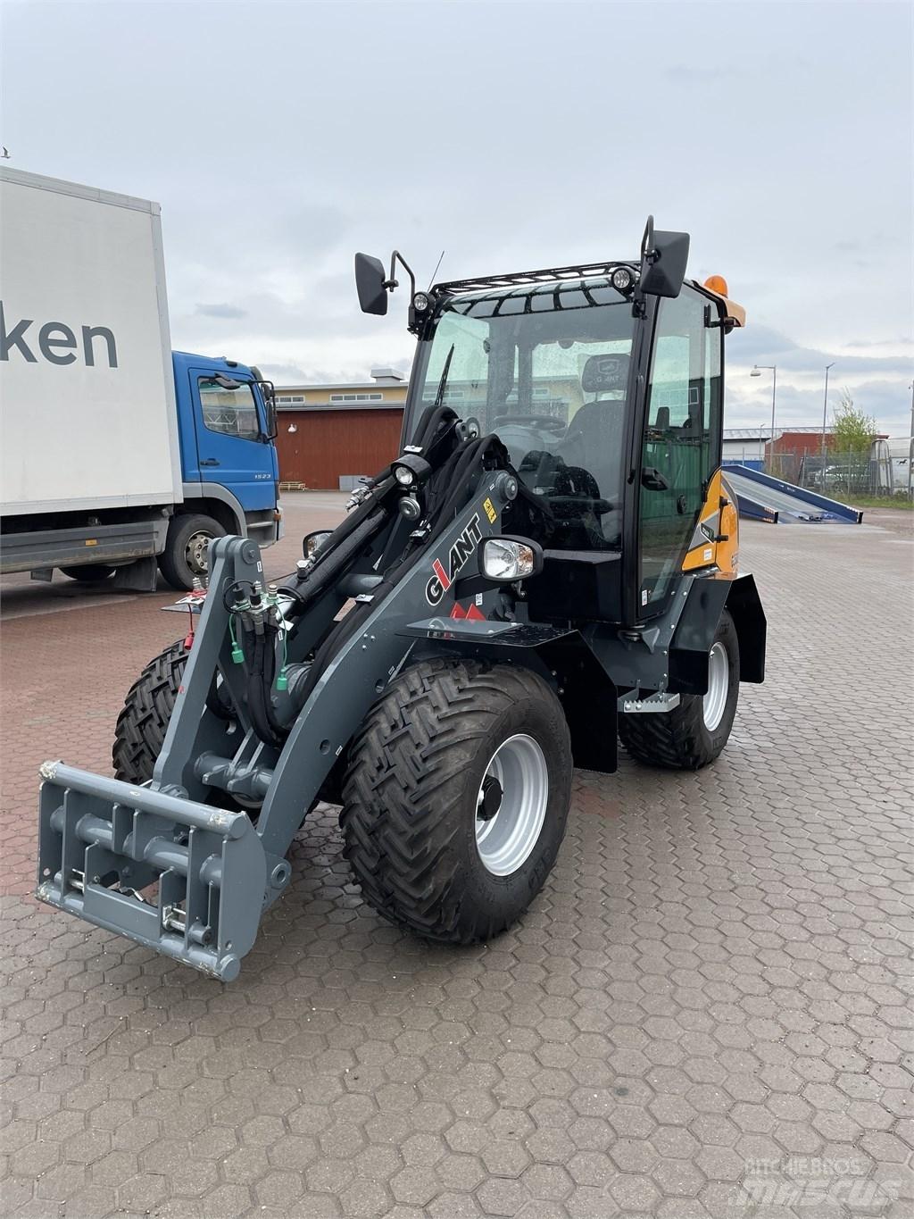 GiANT G3500 X-TRA Krautuvai su šoniniu pasukimu