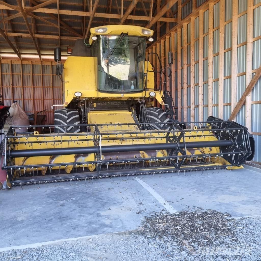 New Holland TC 5070 Derliaus nuėmimo kombainai