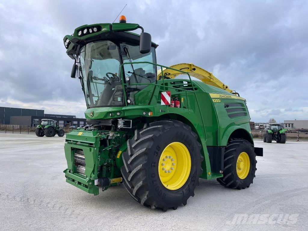 John Deere 8200 Derliaus nuėmimo kombainai