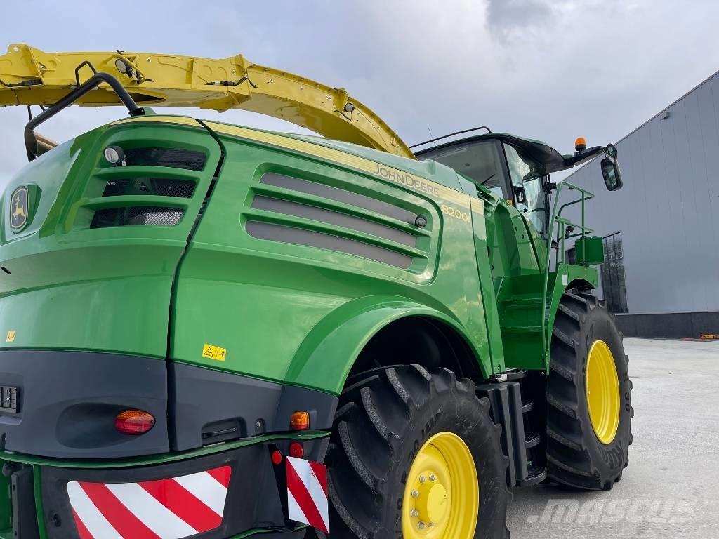 John Deere 8200 Derliaus nuėmimo kombainai