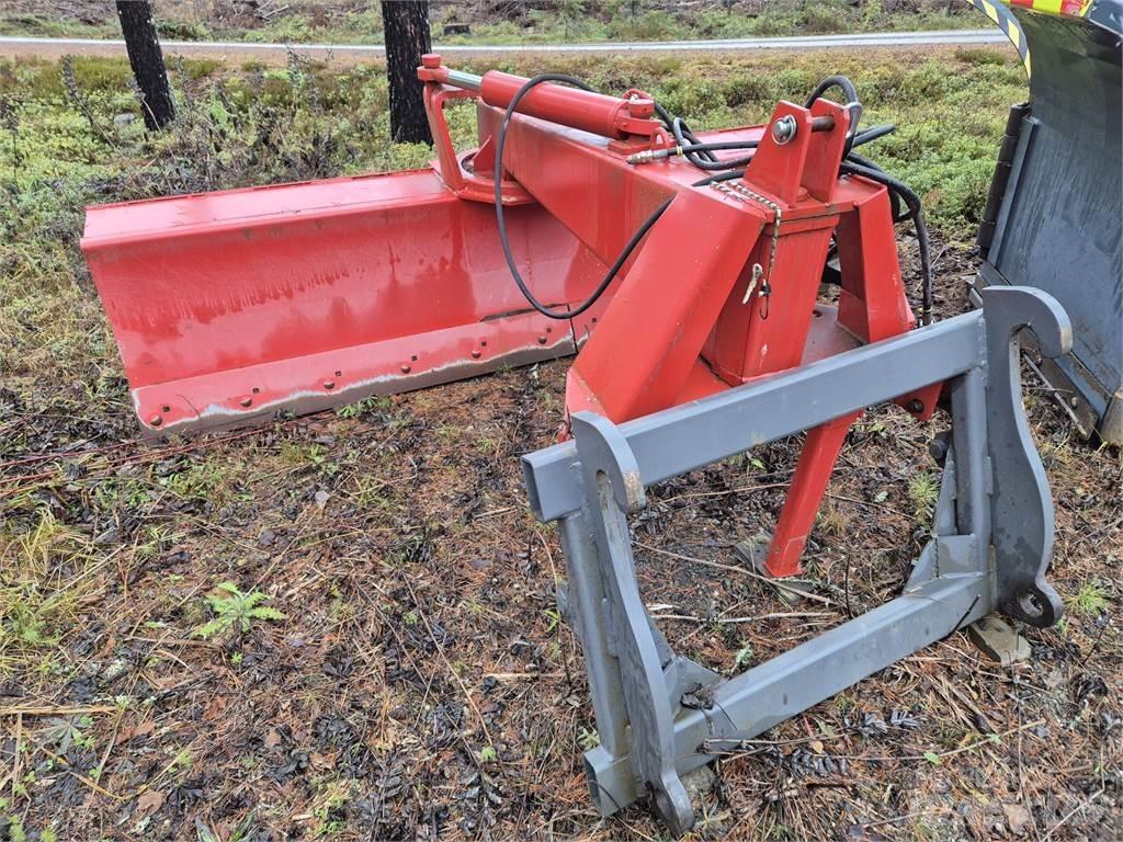  Traktorin takalana Kelių valytuvai