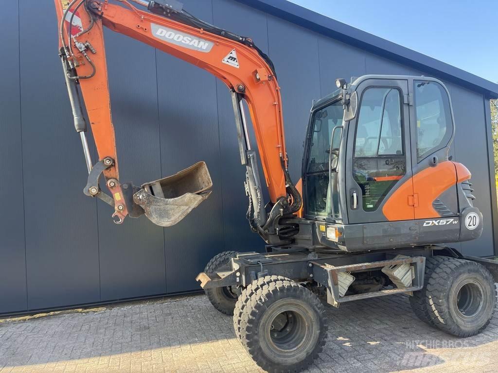 Doosan DX57W Ratiniai ekskavatoriai