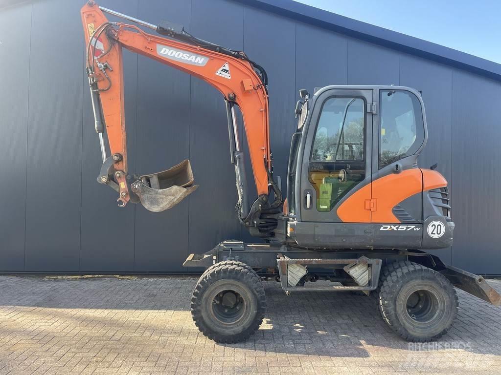 Doosan DX57W Ratiniai ekskavatoriai