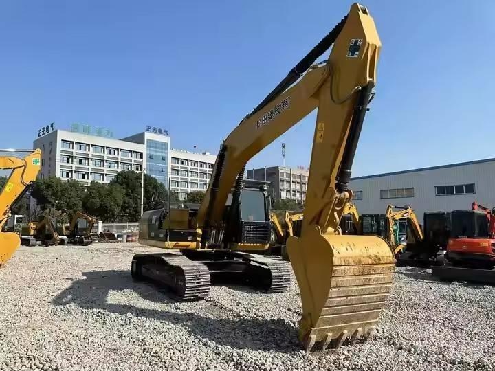 CAT CAT324D2 Vikšriniai ekskavatoriai