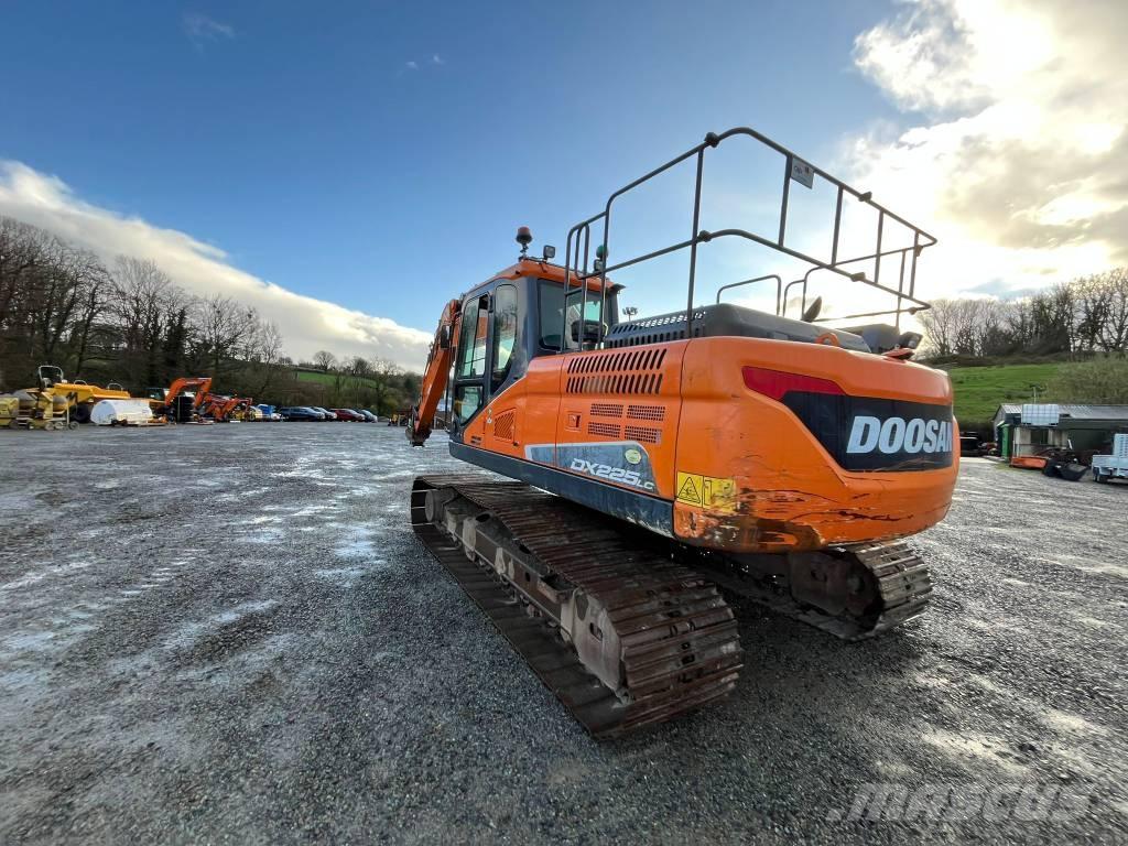 Doosan DX 225 Vikšriniai ekskavatoriai