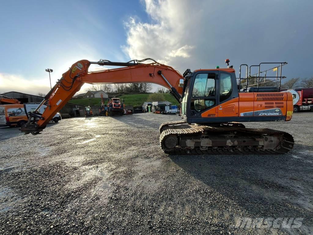 Doosan DX 225 Vikšriniai ekskavatoriai
