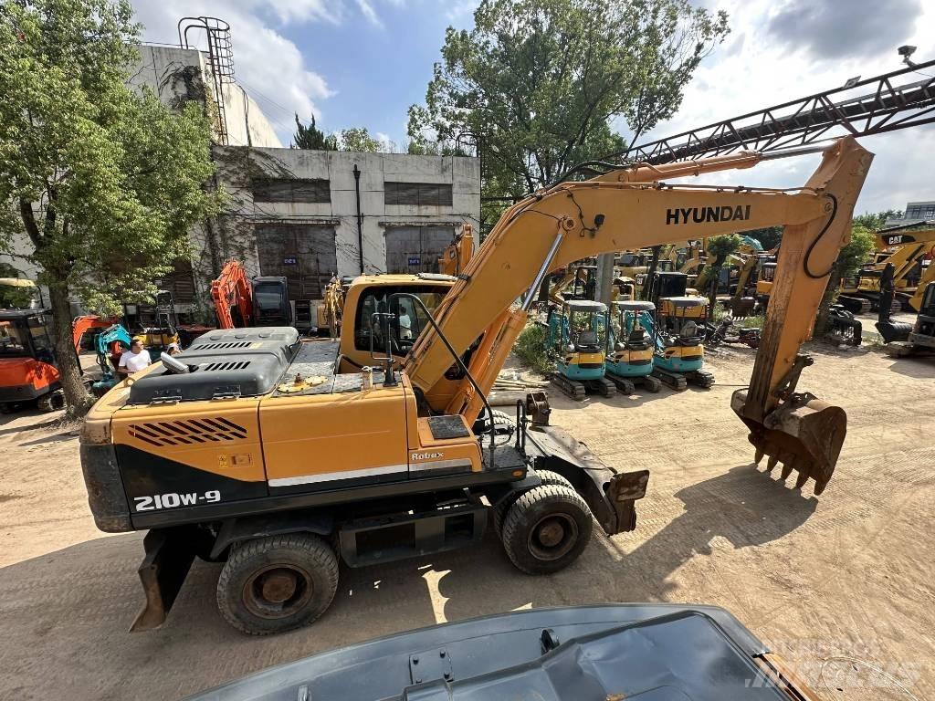Hyundai R210W-9 Ratiniai ekskavatoriai