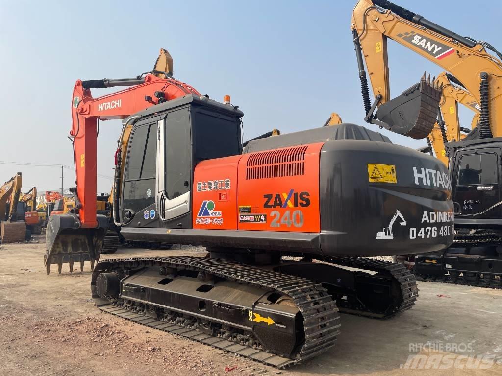 Hitachi 240 Vidutinės galios ekskavatoriai 7-12 t
