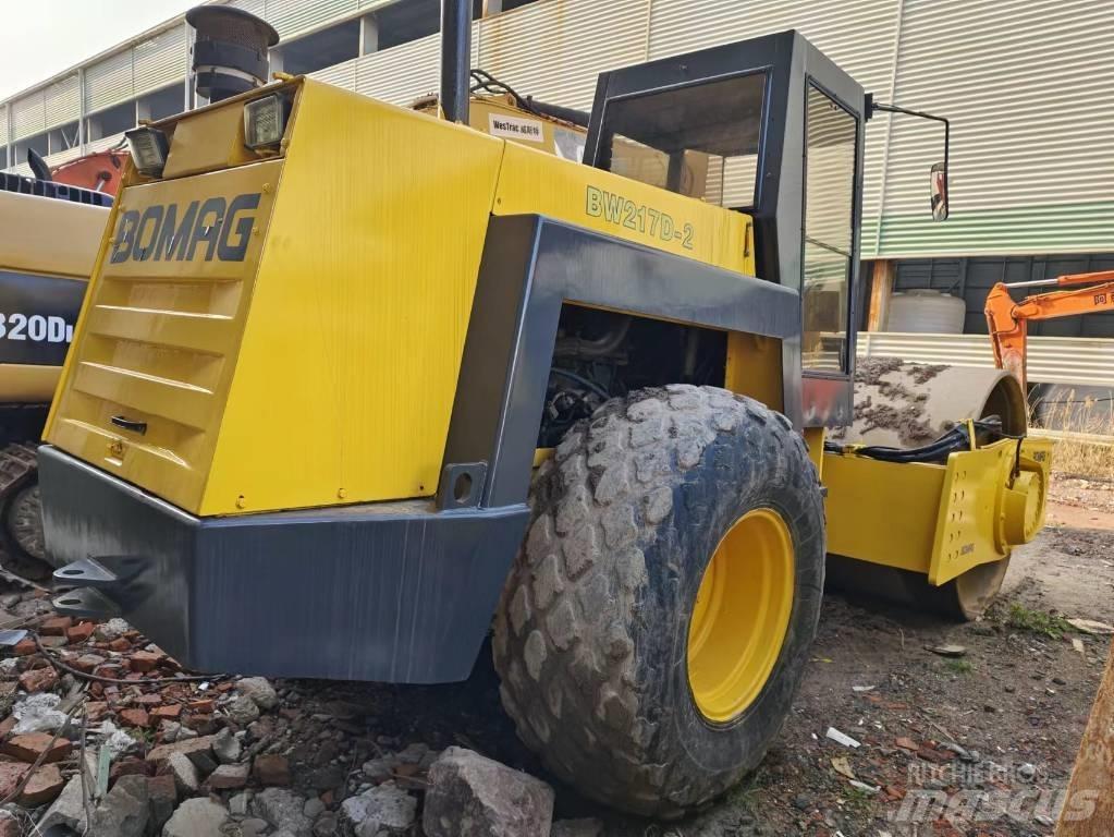 Bomag BW 217 Vieno būgno volai