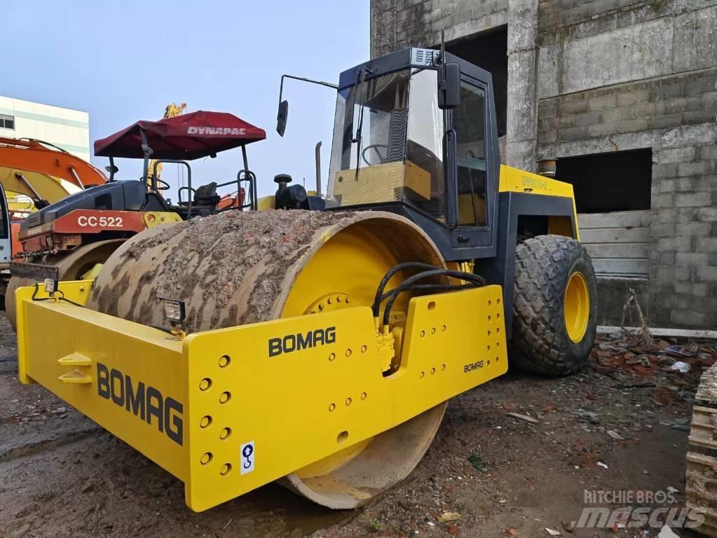Bomag BW 217 Vieno būgno volai