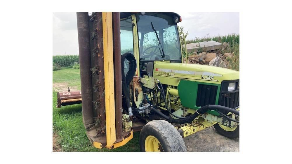 John Deere 5420 Traktoriai
