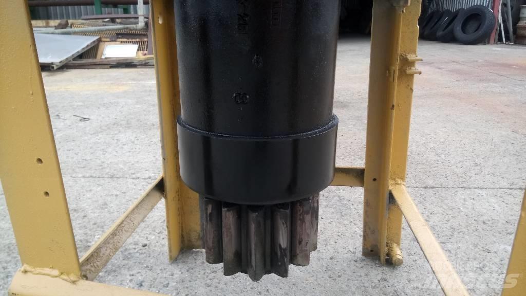 CAT 245 Transmisijos