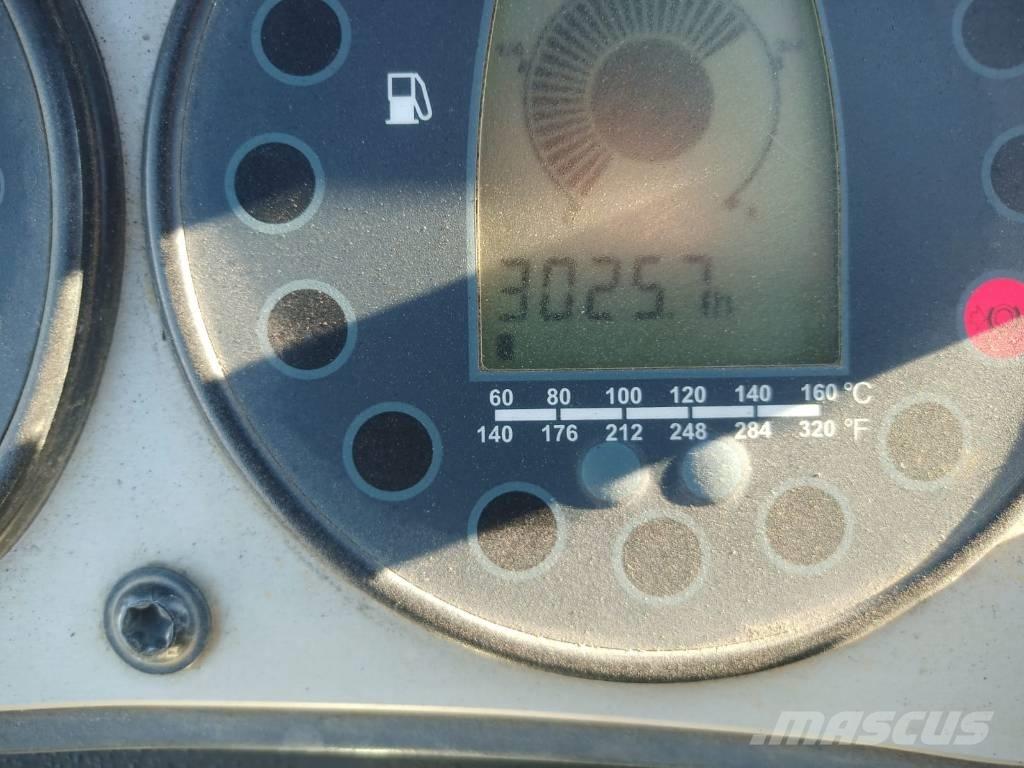 Bomag BW 100 AD-5 Porinių būgnų volai