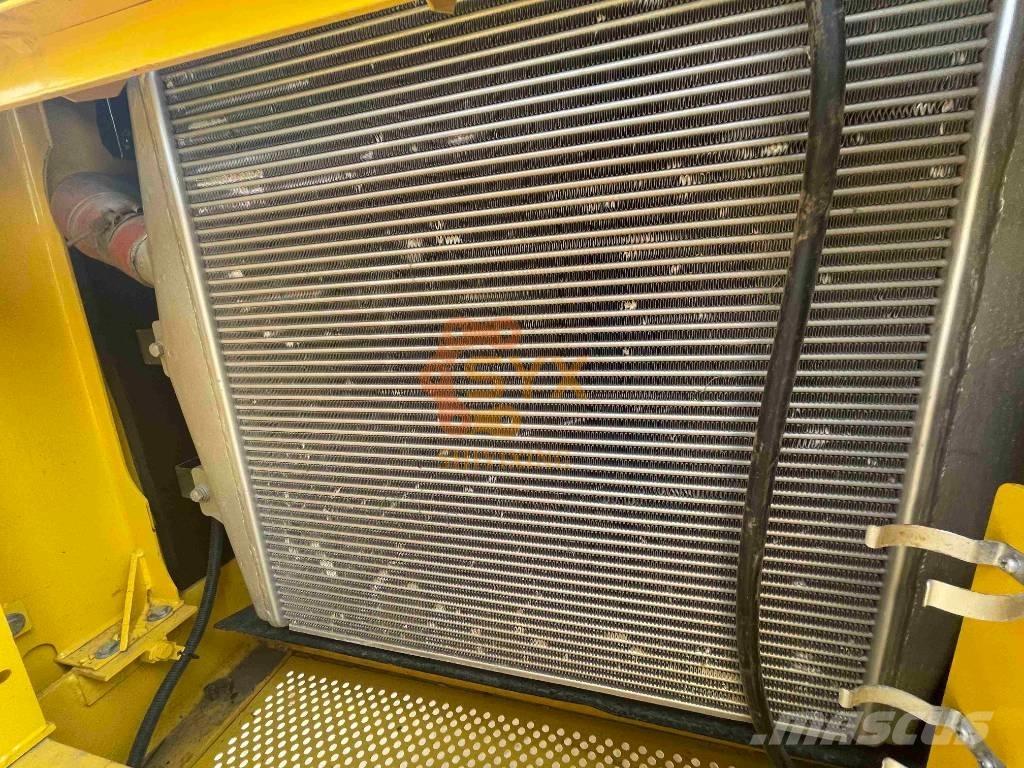 Komatsu PC 450 LC-8 Vikšriniai ekskavatoriai