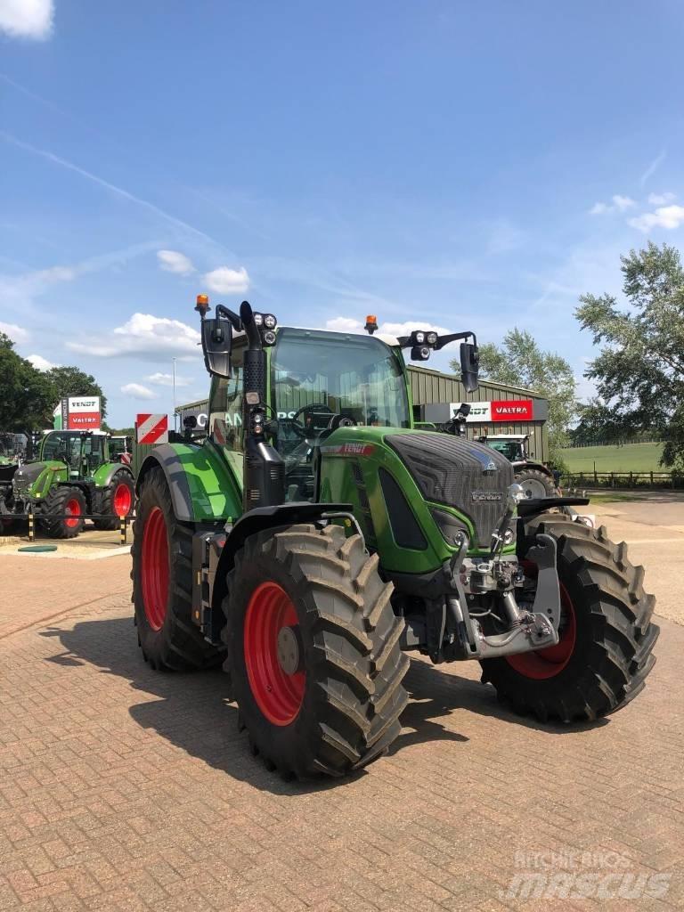 Fendt 718 Vario Traktoriai