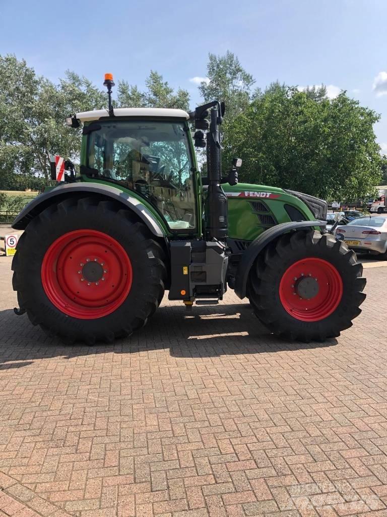 Fendt 718 Vario Traktoriai