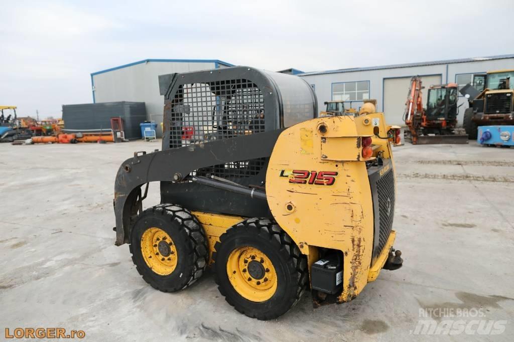 New Holland L 215 Krautuvai su šoniniu pasukimu