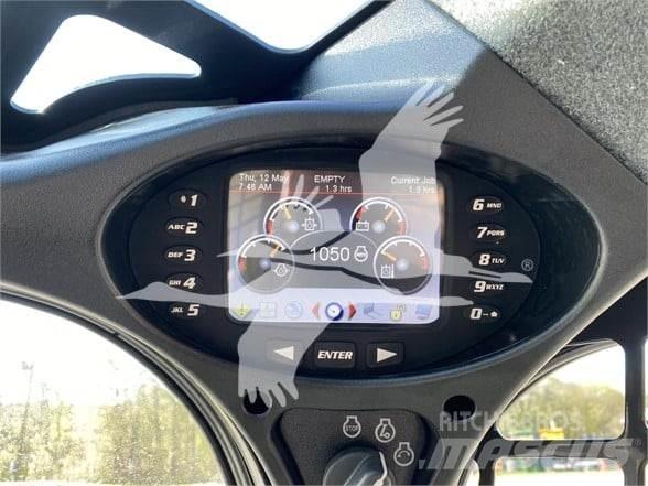 Bobcat T450 Krautuvai su šoniniu pasukimu