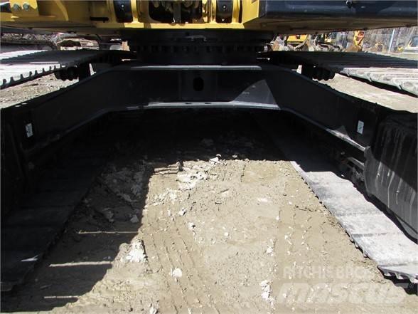CAT 313F Vikšriniai ekskavatoriai