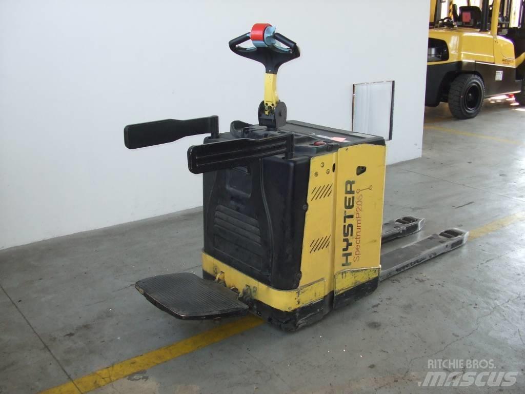Hyster P2.0S Žemų aukščių keltuvai su platforma