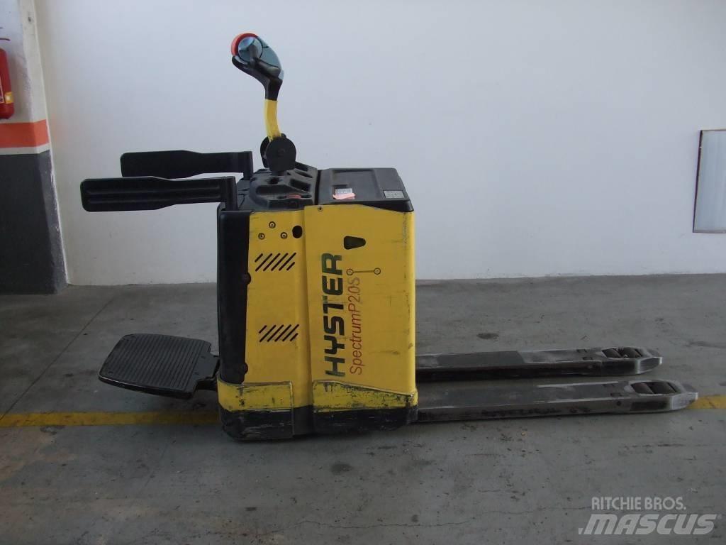 Hyster P2.0S Žemų aukščių keltuvai su platforma