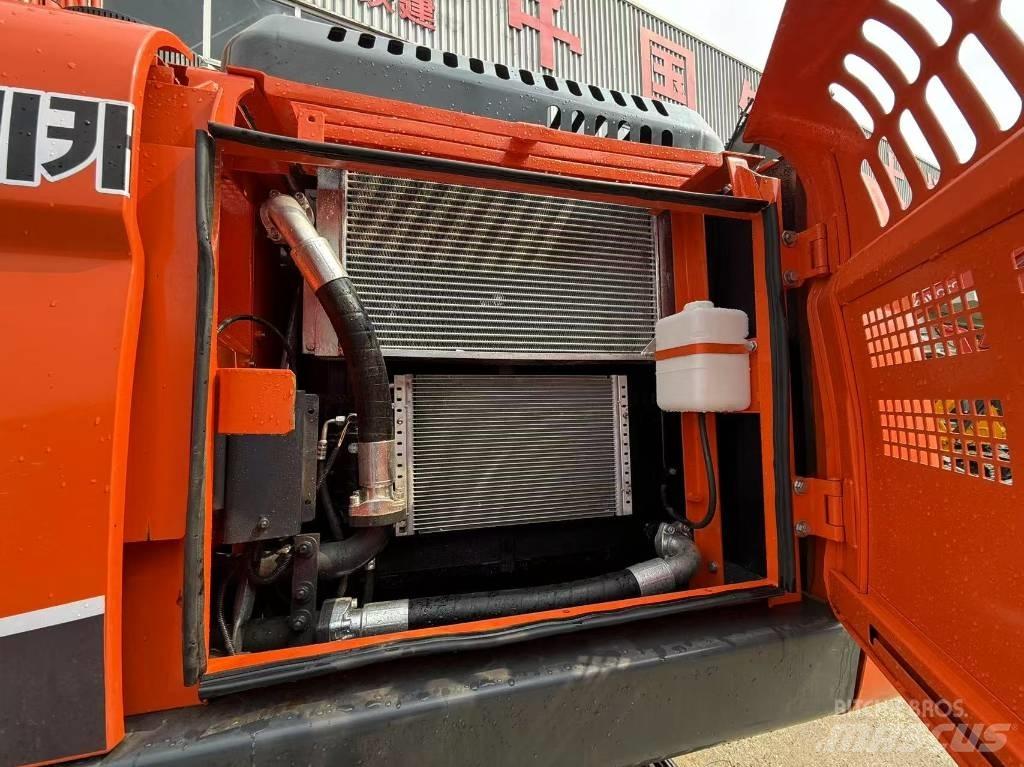 Doosan DX 225 LCA Vikšriniai ekskavatoriai