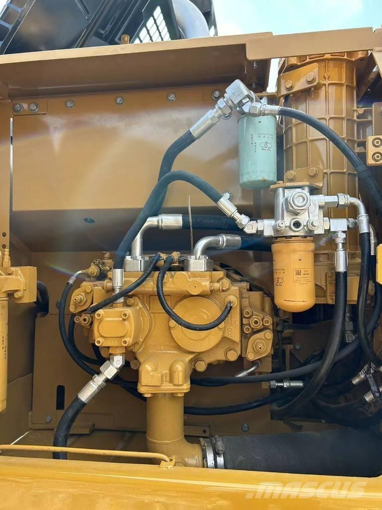 CAT 320 D Vikšriniai ekskavatoriai