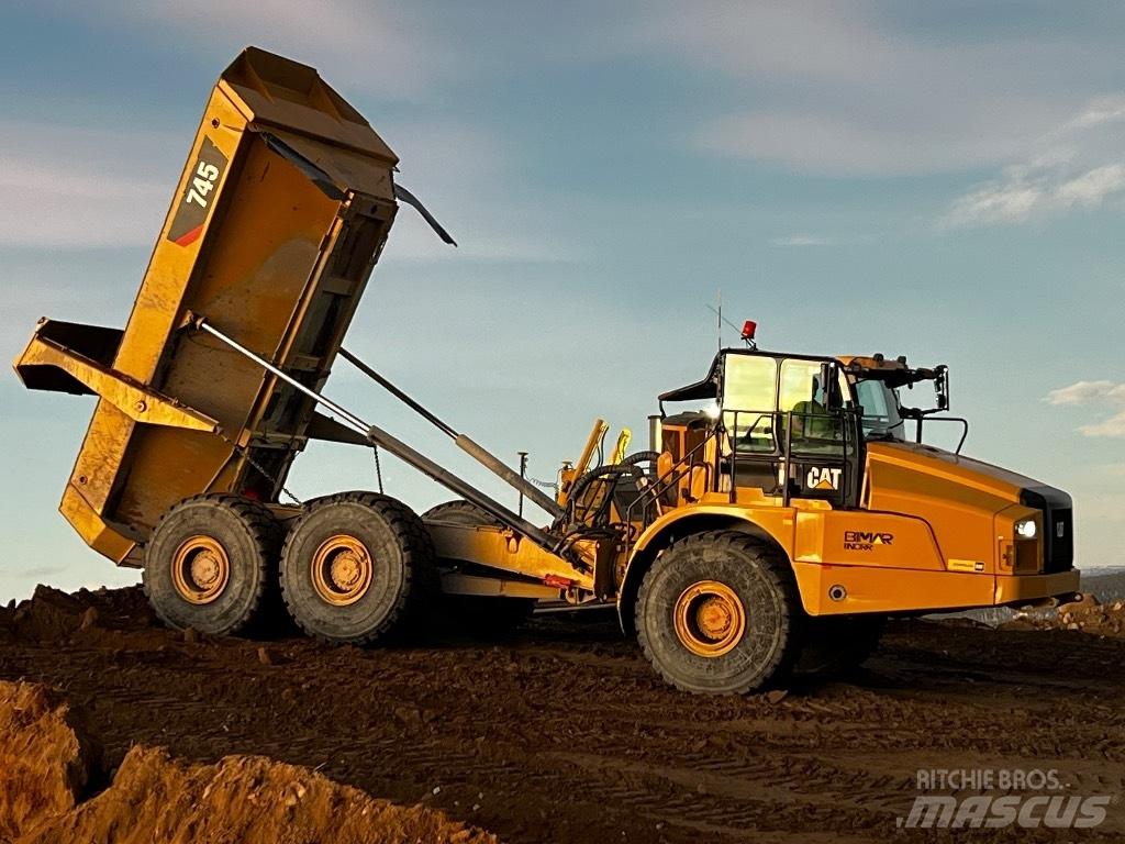 CAT 745 Karjeriniai savivarčiai
