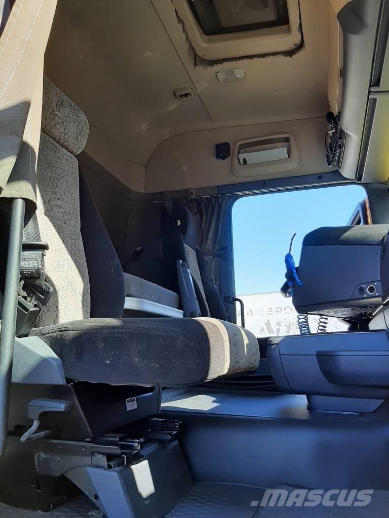 Scania R 520 Priekabos su tentu