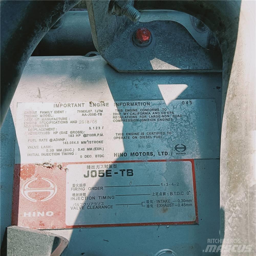 Kobelco SK260D Vikšriniai ekskavatoriai