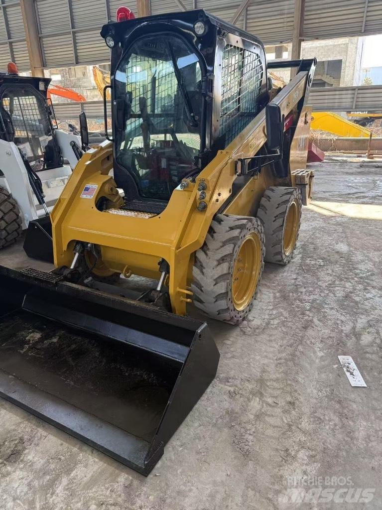 CAT 262 D Krautuvai su šoniniu pasukimu