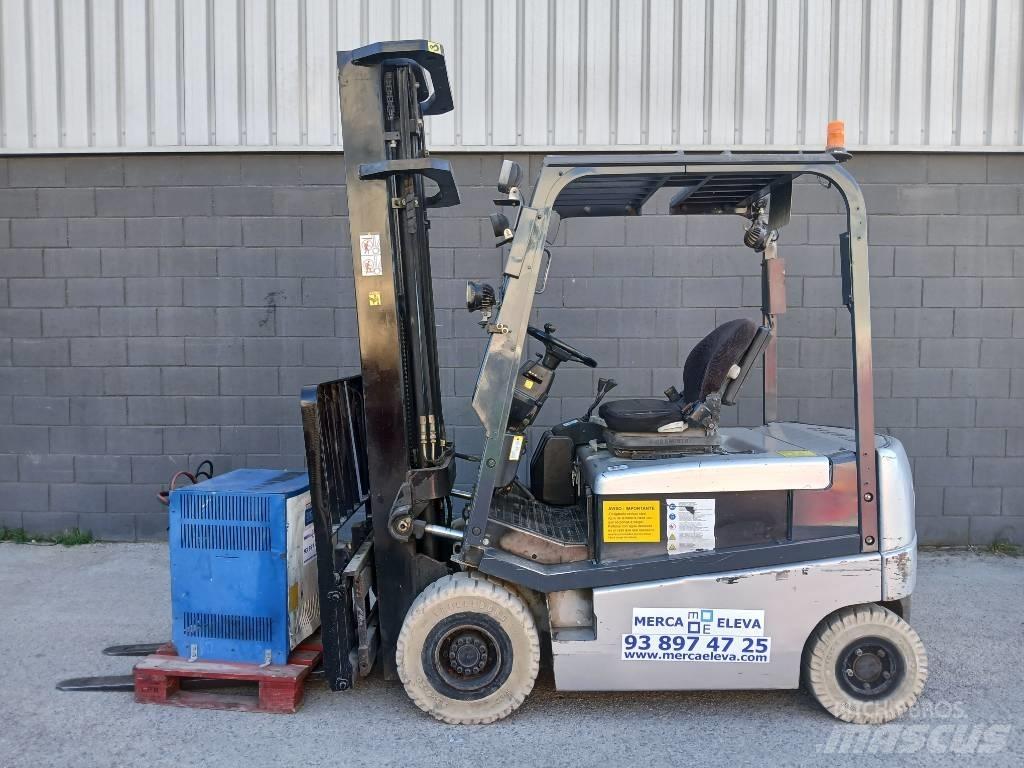 Nissan Q02 L 20 CU Elektriniai šakiniai krautuvai