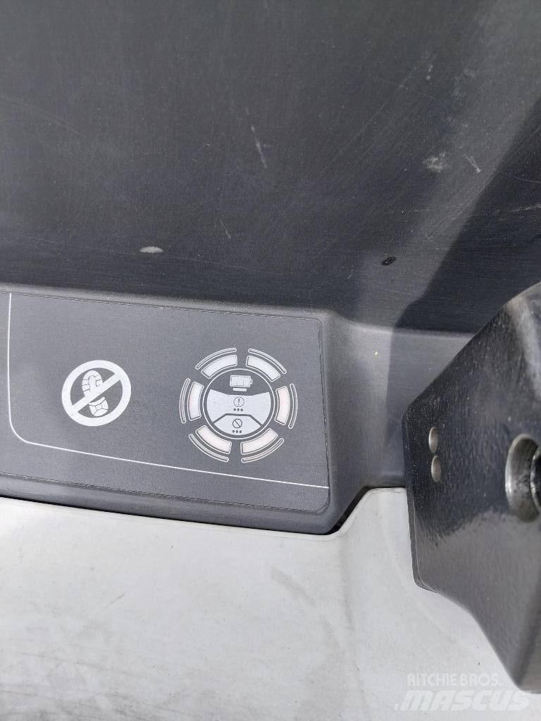 UniCarriers MDW160 Mažų aukščių keltuvai