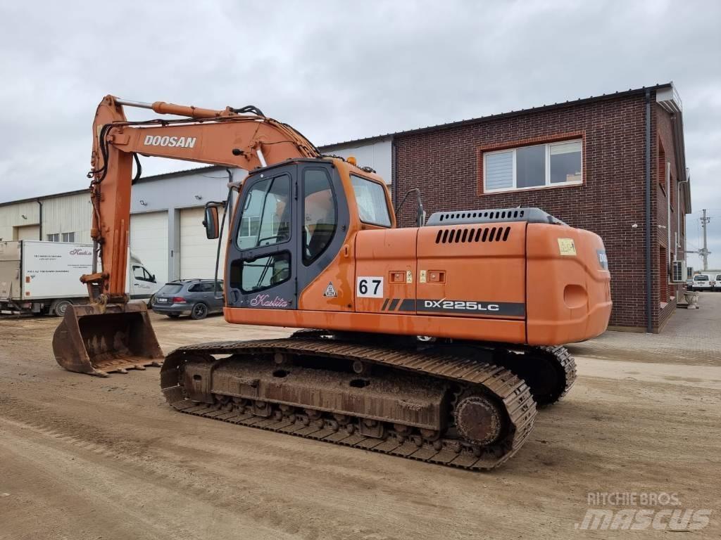Doosan DX 225 LC Vikšriniai ekskavatoriai