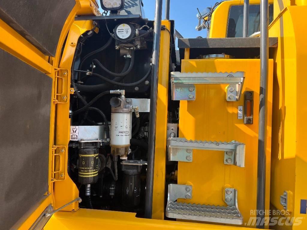 Komatsu PW 148-10 Ratiniai ekskavatoriai