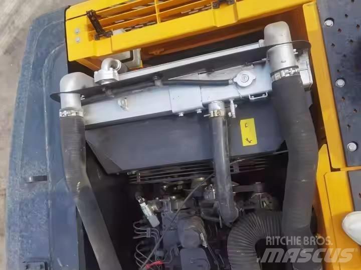 Hyundai 220LC-9S Vikšriniai ekskavatoriai
