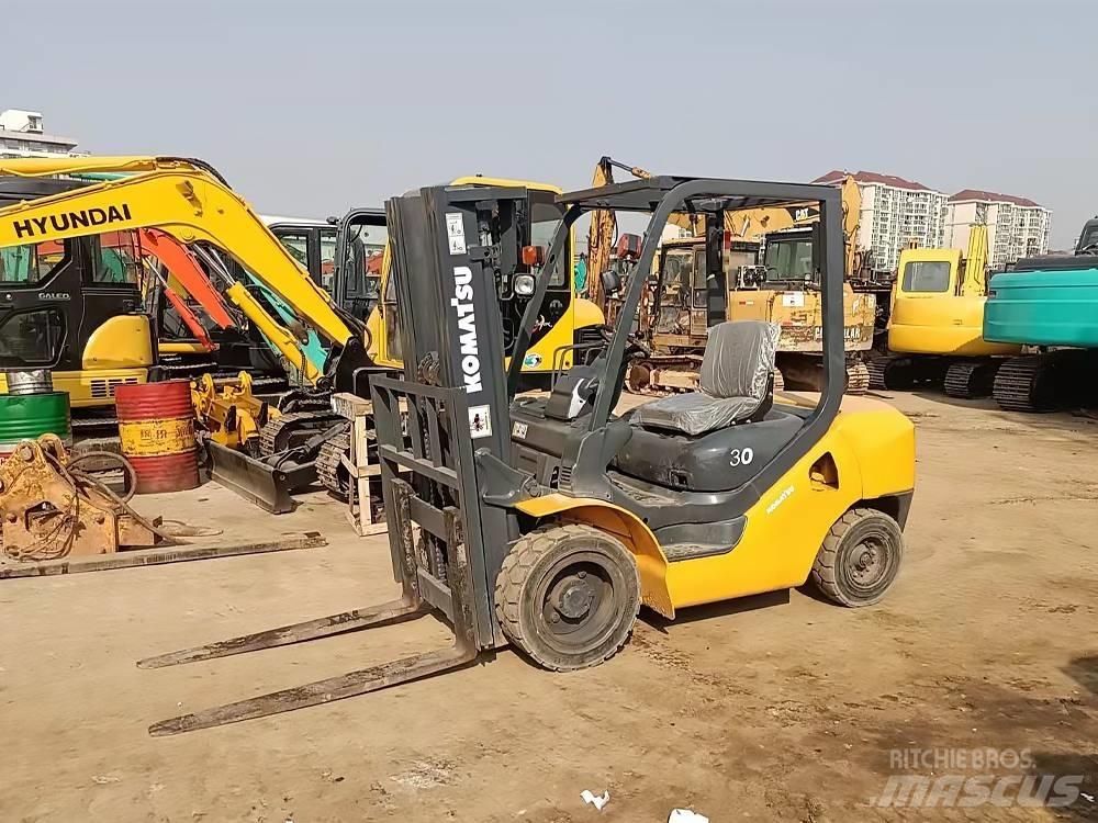 Komatsu FD 30 T-16 Dyzeliniai krautuvai