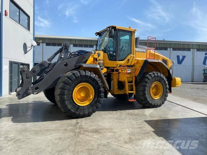 Volvo L 150 H Naudoti ratiniai krautuvai