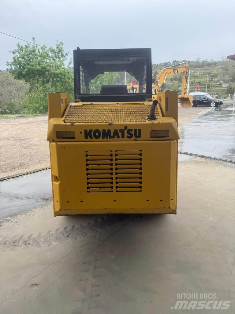 Komatsu SK 07 J-2 Krautuvai su šoniniu pasukimu
