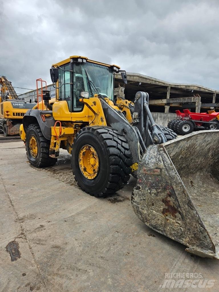 Volvo L 110 H Naudoti ratiniai krautuvai