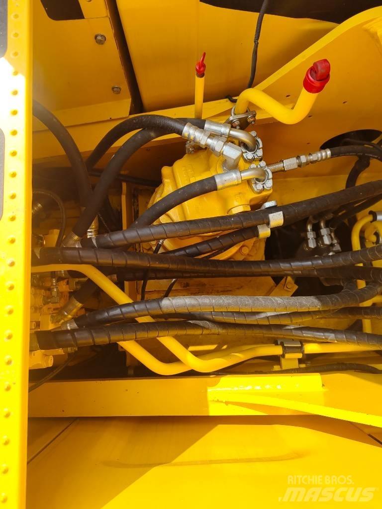 Komatsu PC 200 Vikšriniai ekskavatoriai