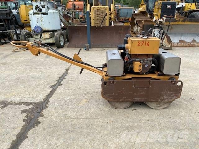 CASE Vibromax W 70 Porinių būgnų volai