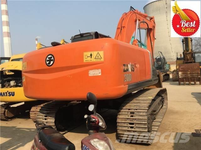 Hitachi ZX 200 Vikšriniai ekskavatoriai
