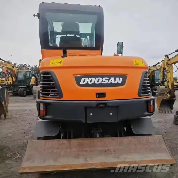 Doosan DX 60W Ratiniai ekskavatoriai