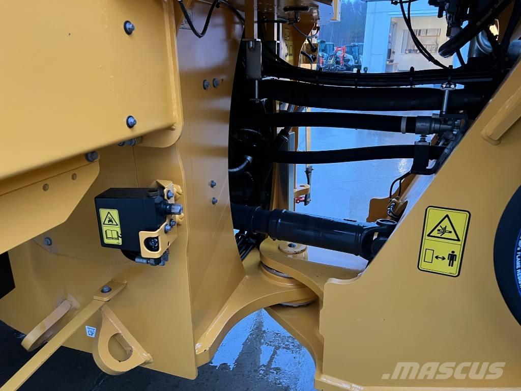 Volvo L 220 H Naudoti ratiniai krautuvai