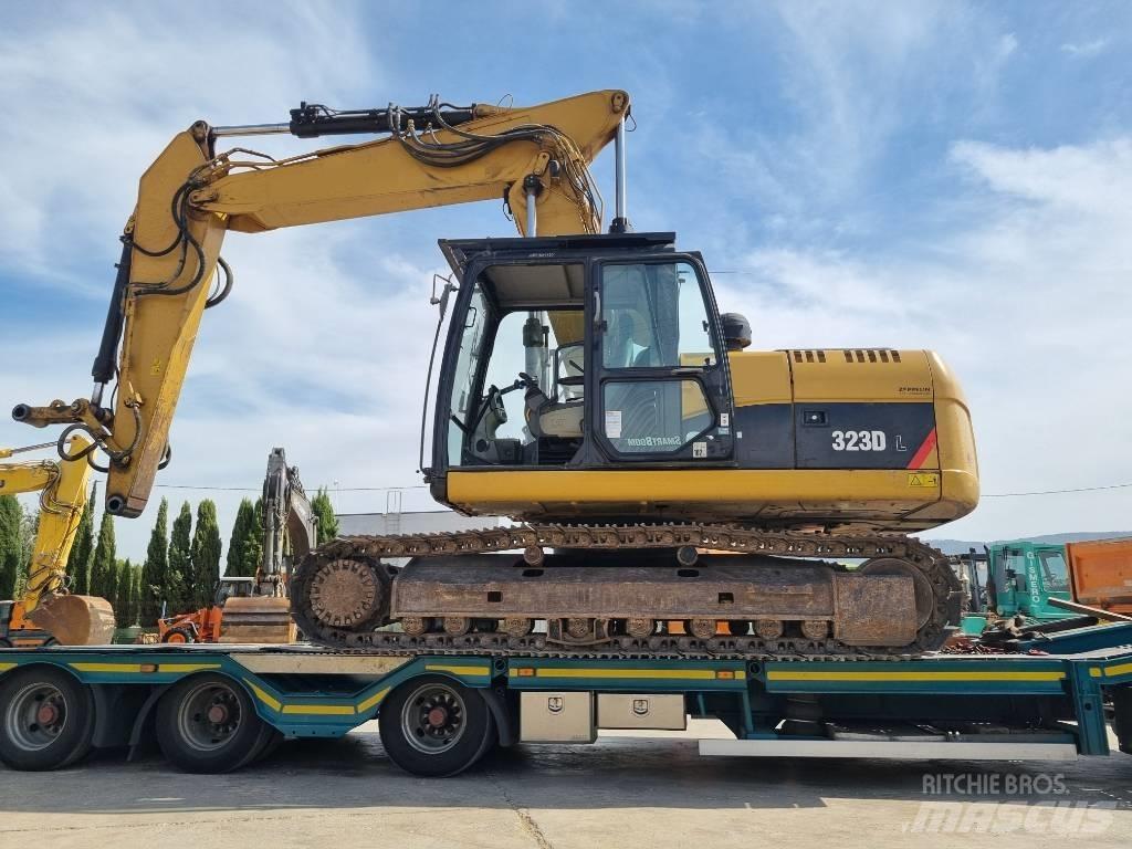 CAT 323 D L Vikšriniai ekskavatoriai