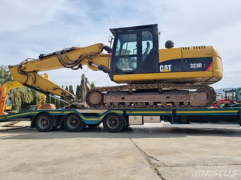 CAT 323 D L Vikšriniai ekskavatoriai