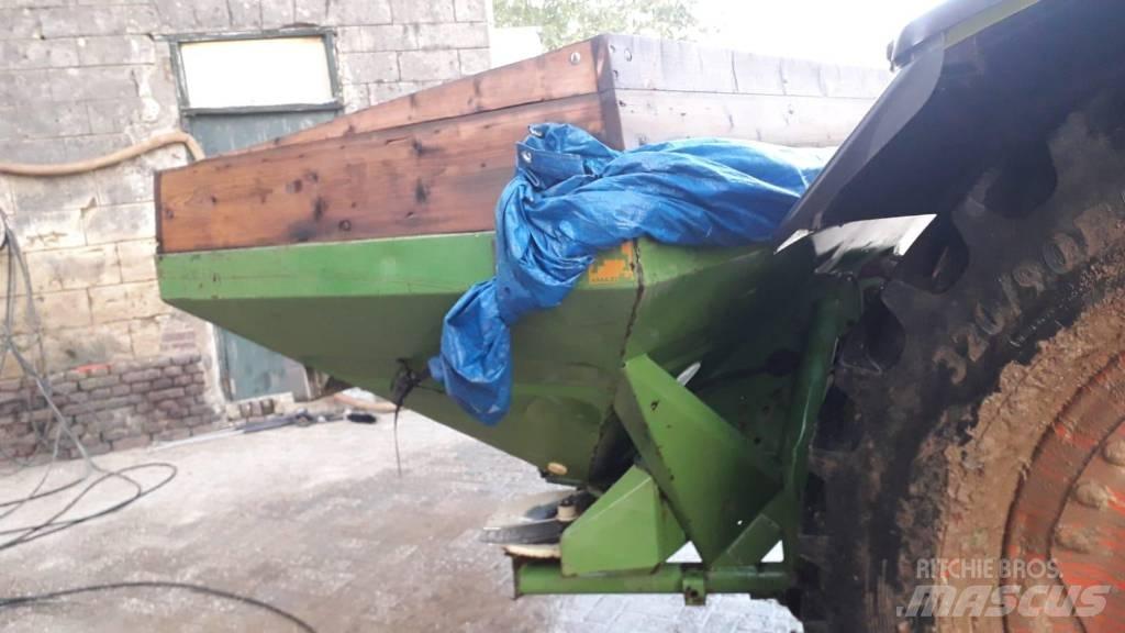 Amazone ZA-U 1001 Mineralinių trąšų barstytuvai