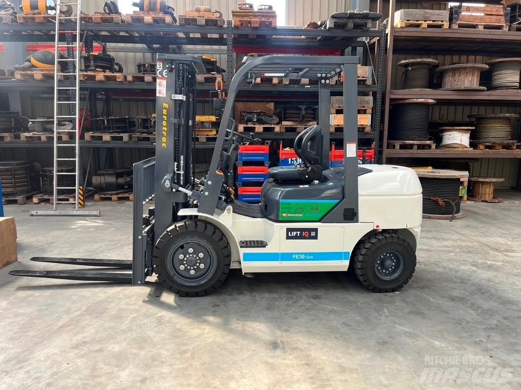 Eurotrac FE30 Elektriniai šakiniai krautuvai