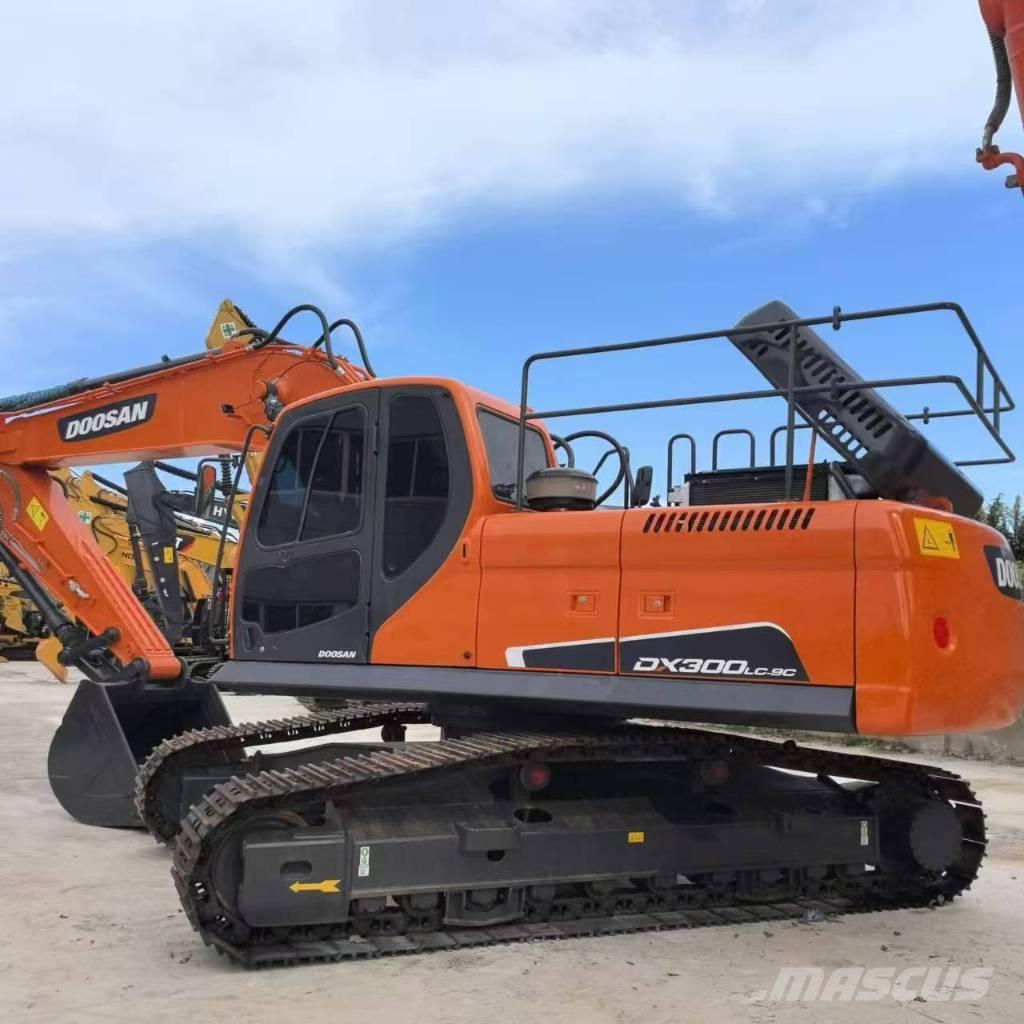 Doosan DX 300 Vikšriniai ekskavatoriai